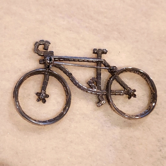 Bike Brooch - Picture 2 of 2
